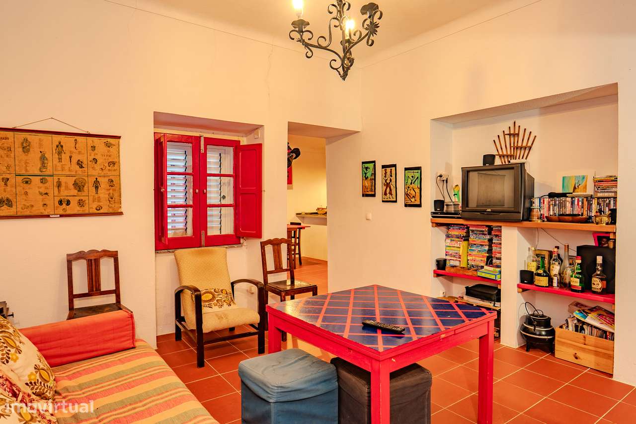 CASA COM QUINTAL | PARA VENDA | FALCOEIRAS-25