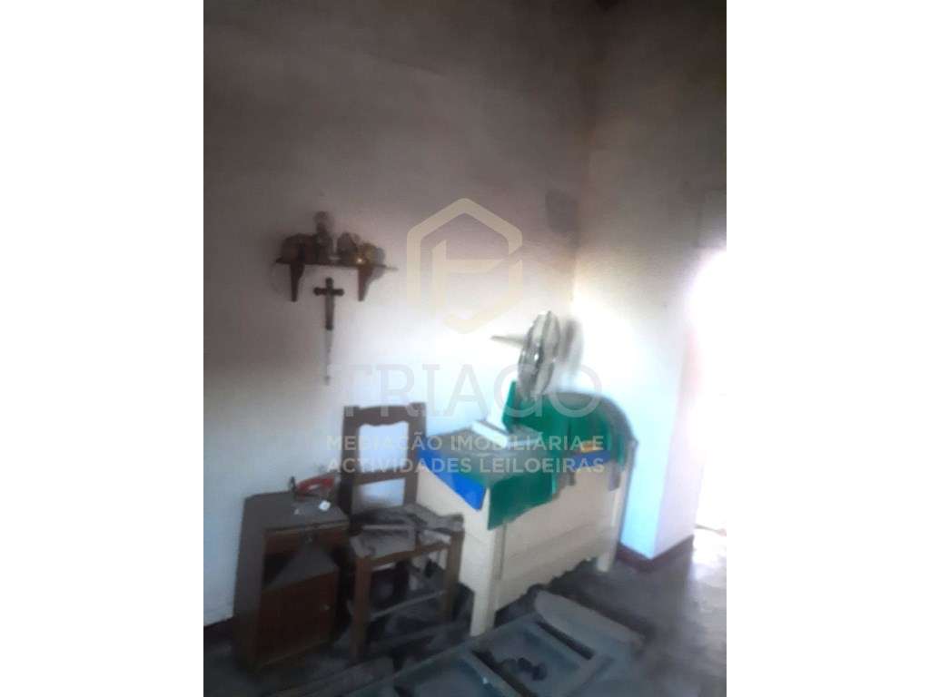 Casa para recuperar no Centro da Vila de Barrancos - Grande imagem: 4/10