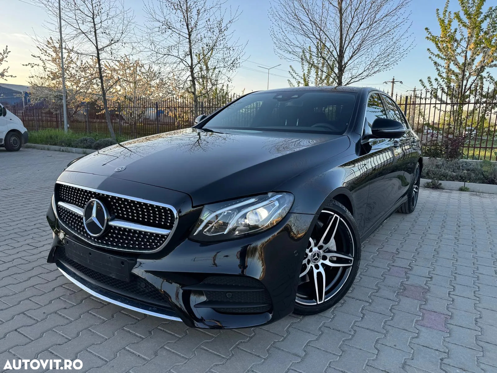 Mercedes-Benz E 220 d T 9G-TRONIC AMG Line - 21