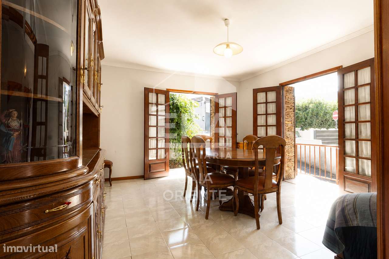 Moradia T4 Com Jardim e Garagem-2