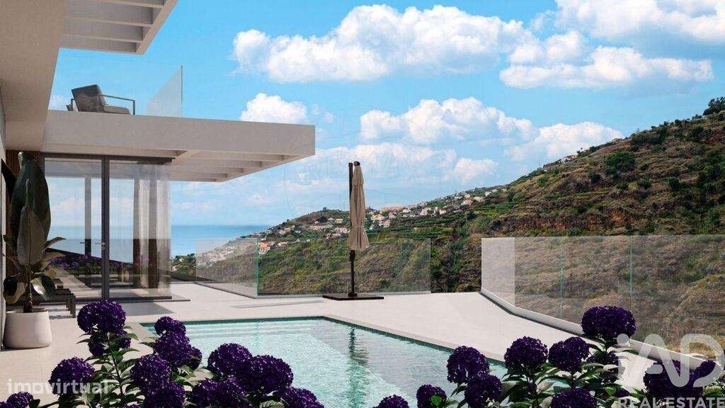 Casa / Villa T4 em Ribeira Brava de 202,00 m2 - Grande imagem: 1/13