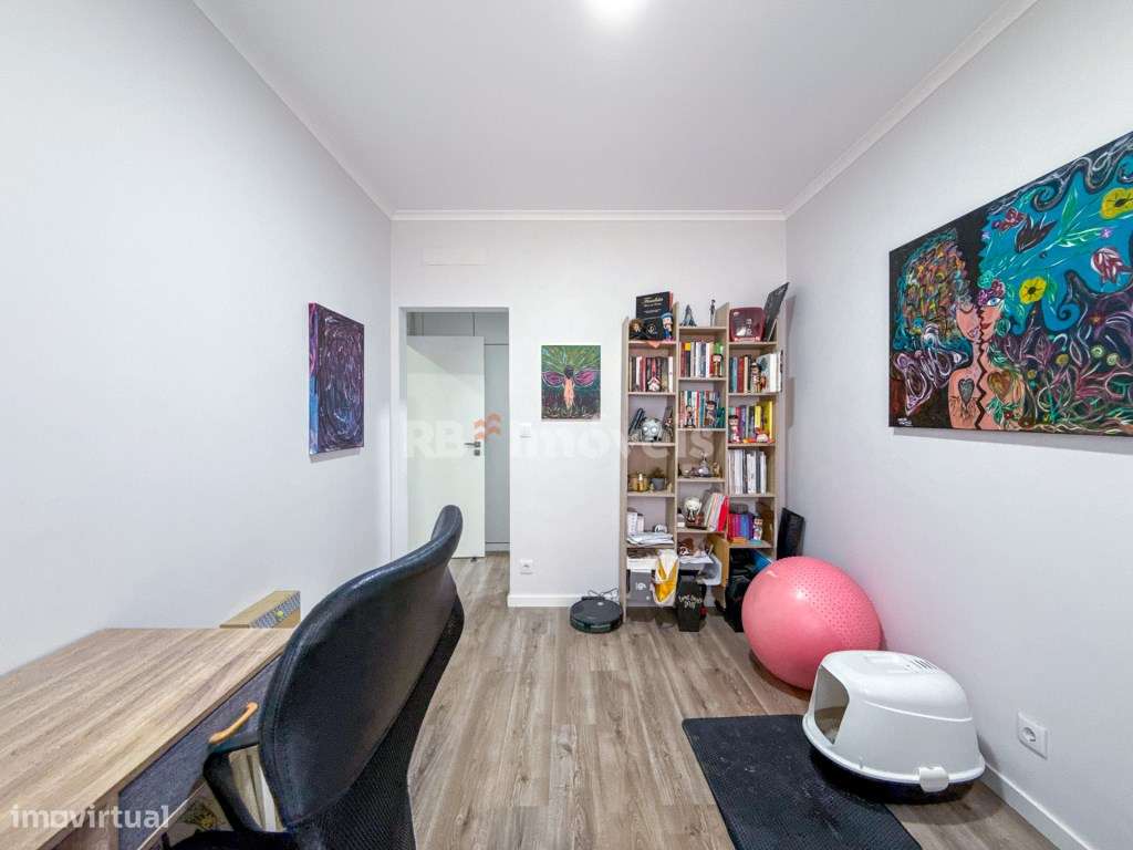 Apartamento T3 Remodelado c/ Varandas - Junto à Estação de Comboios...-33