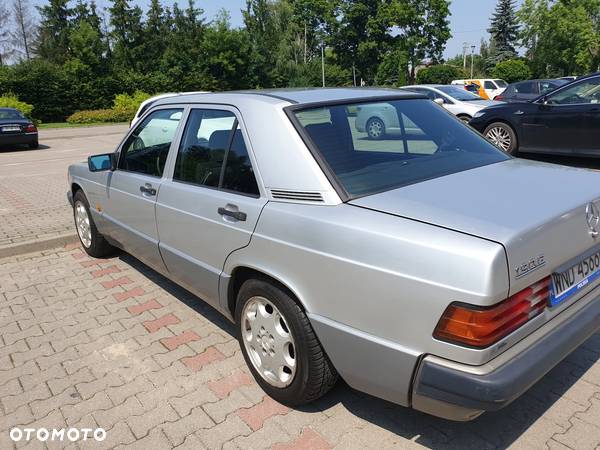 Mercedes-Benz W201 (190) - 6