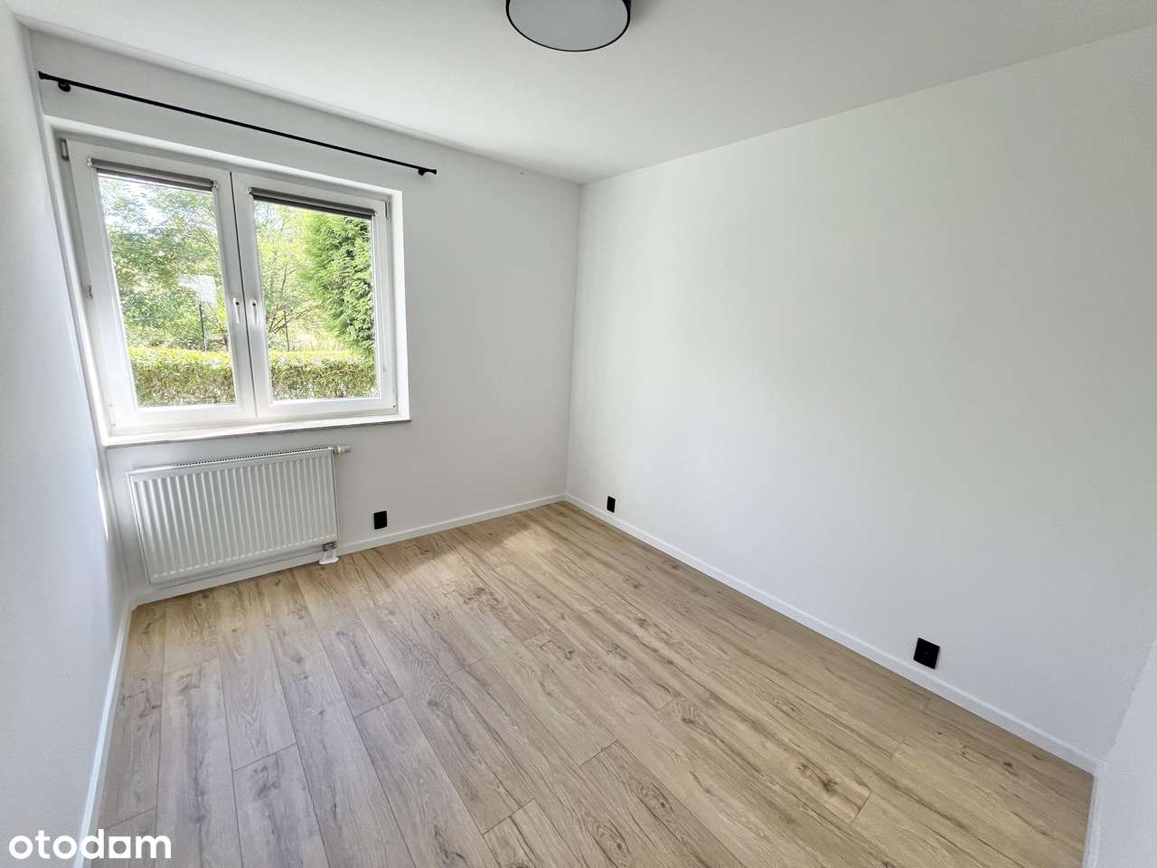 REZERWACJA! Po Odświeżeniu! Ogródek! Przestronne! Garaż!-7