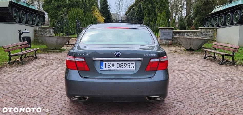 Lexus LS - 2