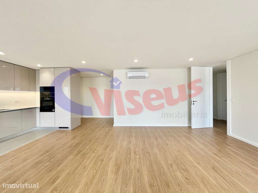 Apartamento T3 Penthouse Coimbrões-5