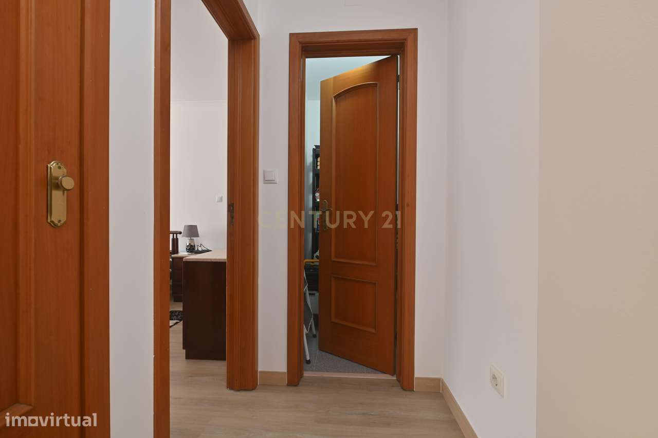 Apartamento T2 em Milharado, com terraço e parquemento-11