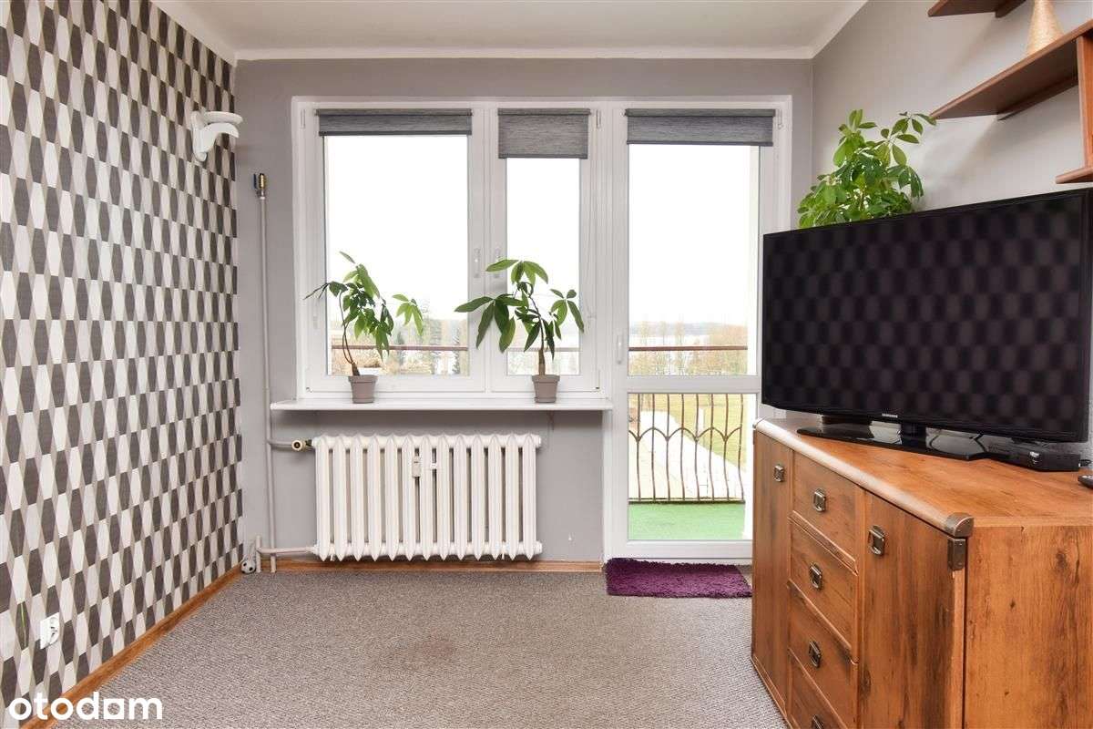 Mieszkanie z balkonem i widokiem na jezioro.-0