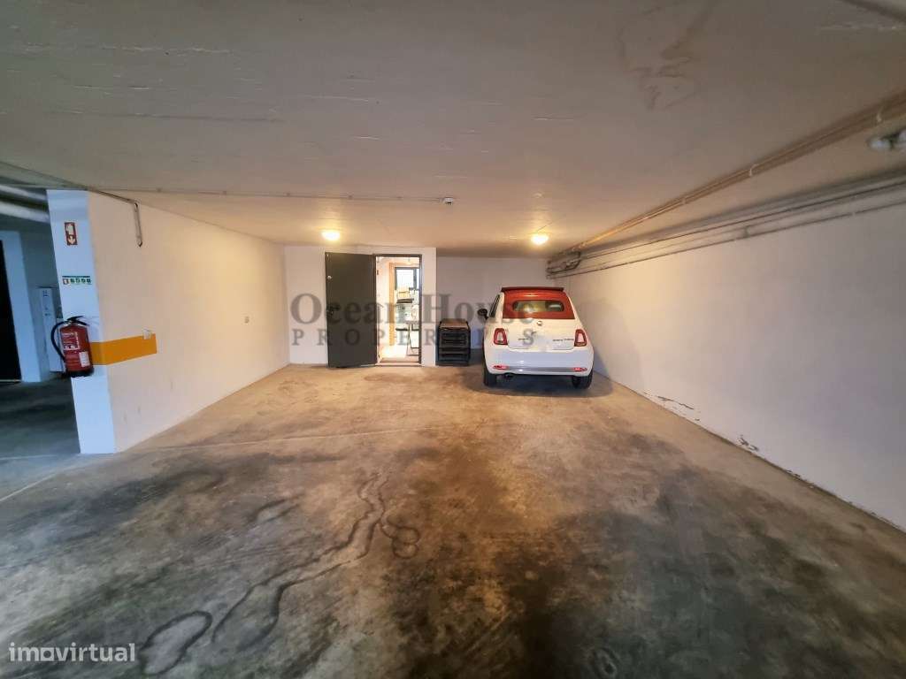 Moradia moderna com piscina e garagem em condomínio - Vilamoura-26