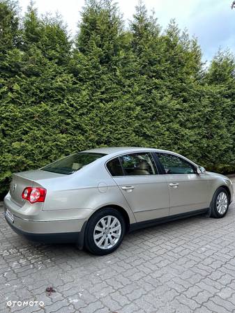 Volkswagen Passat 2.0 TDI DPF Comfortline - 4