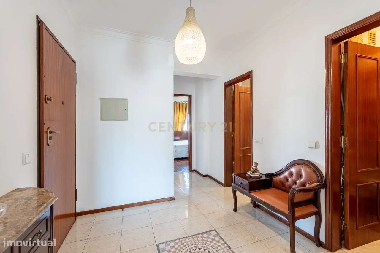 Excelente apartamento T2, com 2 elevadores em Loures.-8