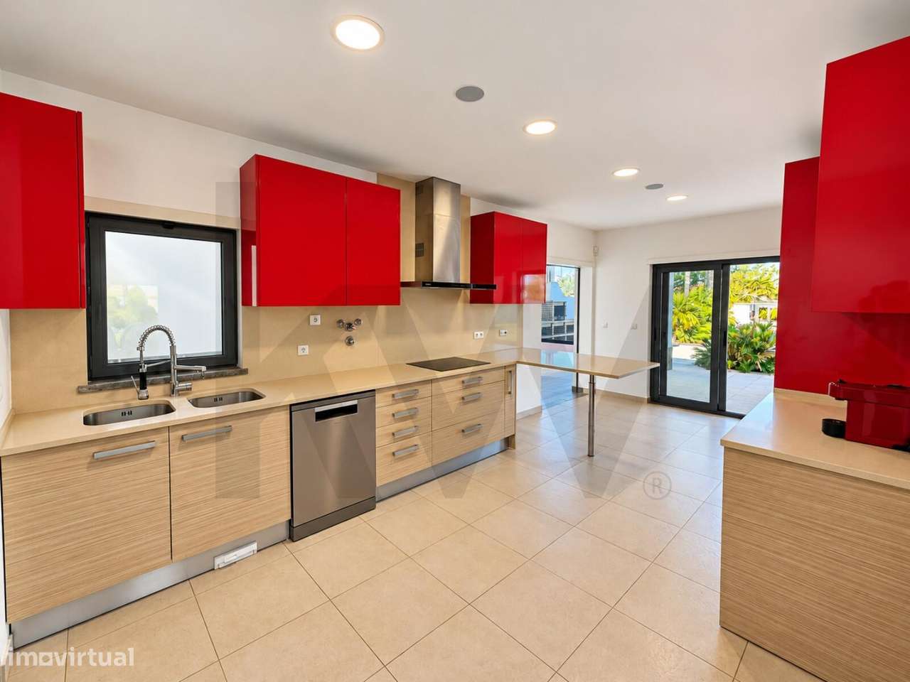 Moradia T4 com piscina e amplo jardim na Verdizela | Garagem para 4 vi-11