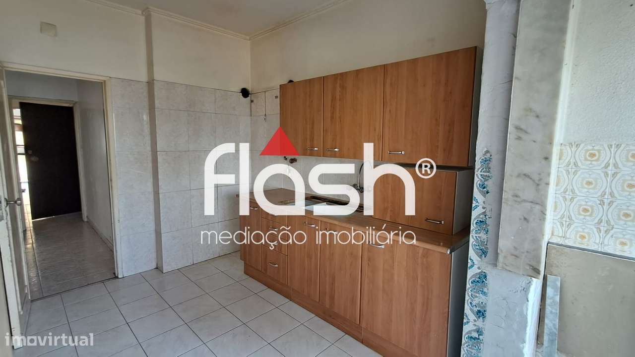 T2 Remodelado com elevador e arrecadação na Figueirinha -Oeiras-12