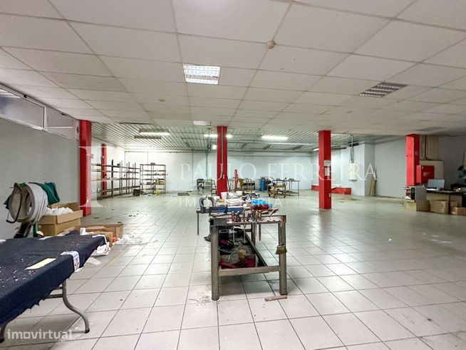 Armazém próximo do centro de Famalicão-5