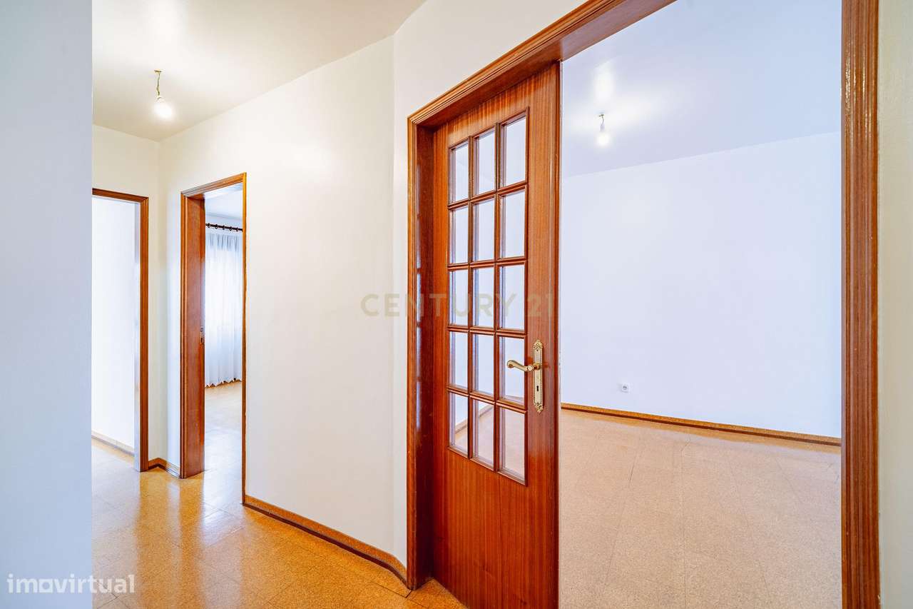 Apartamento Renovado na Caparica, Almada - 2 Quartos - Grande imagem: 4/34
