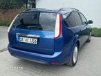 Ford Focus 1.6 16V Titanium - 24