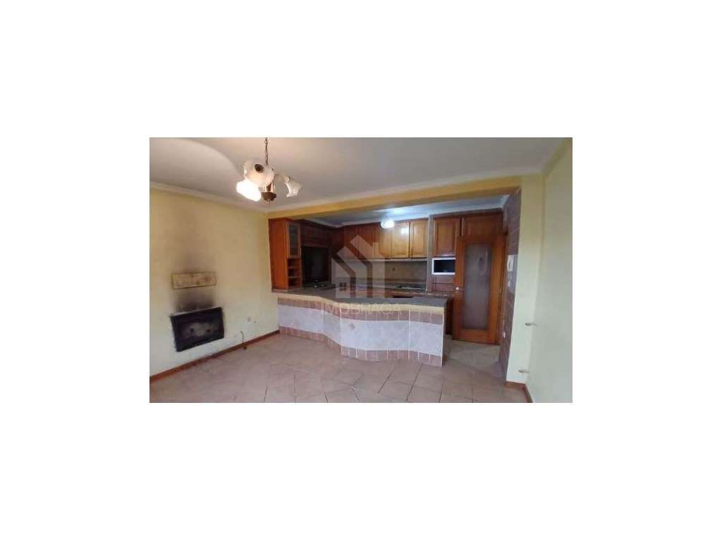 Moradia individual T4 situada em Alijó, no distrito de Vila Real-5