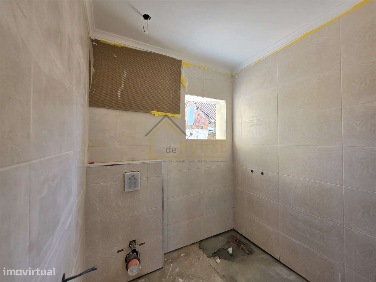 Moradia T2 com espaço exterior e adega-5