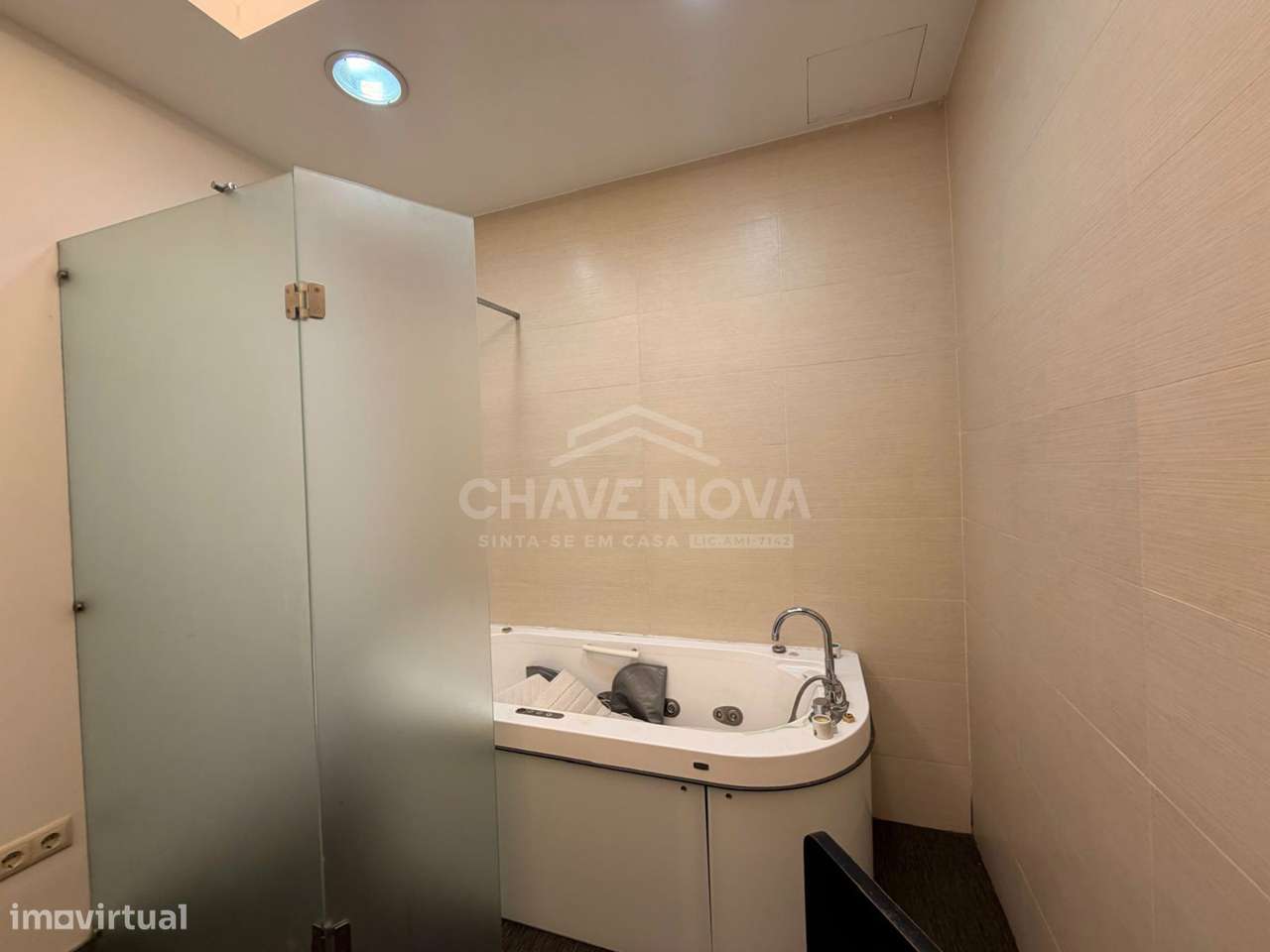 Loja com 150m2 em Costa Cabral perto do Metro Combatentes - Porto - Grande imagem: 4/19