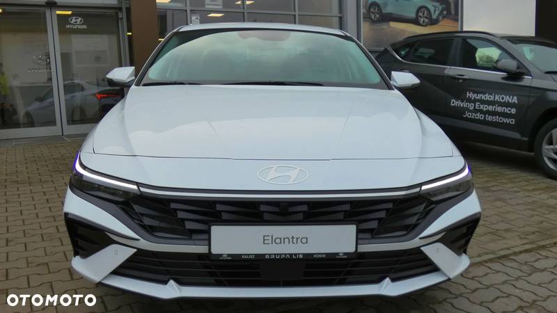 Hyundai Elantra 1.6 Executive CVT - 2