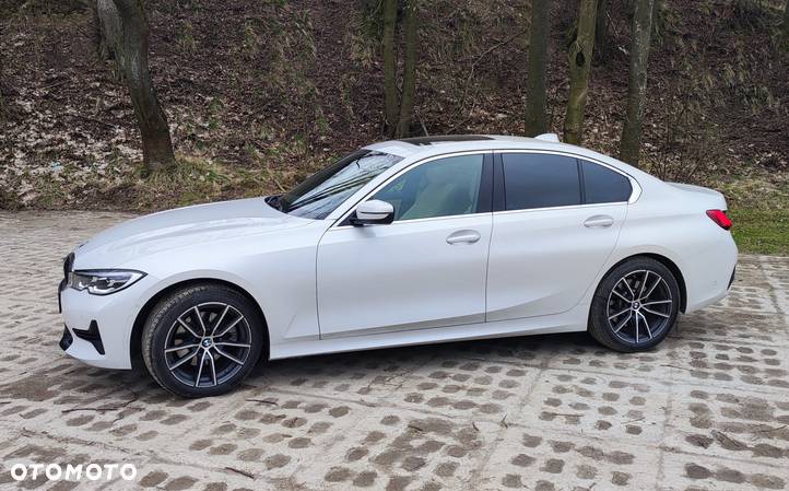 BMW Seria 3 330i Sport - 8