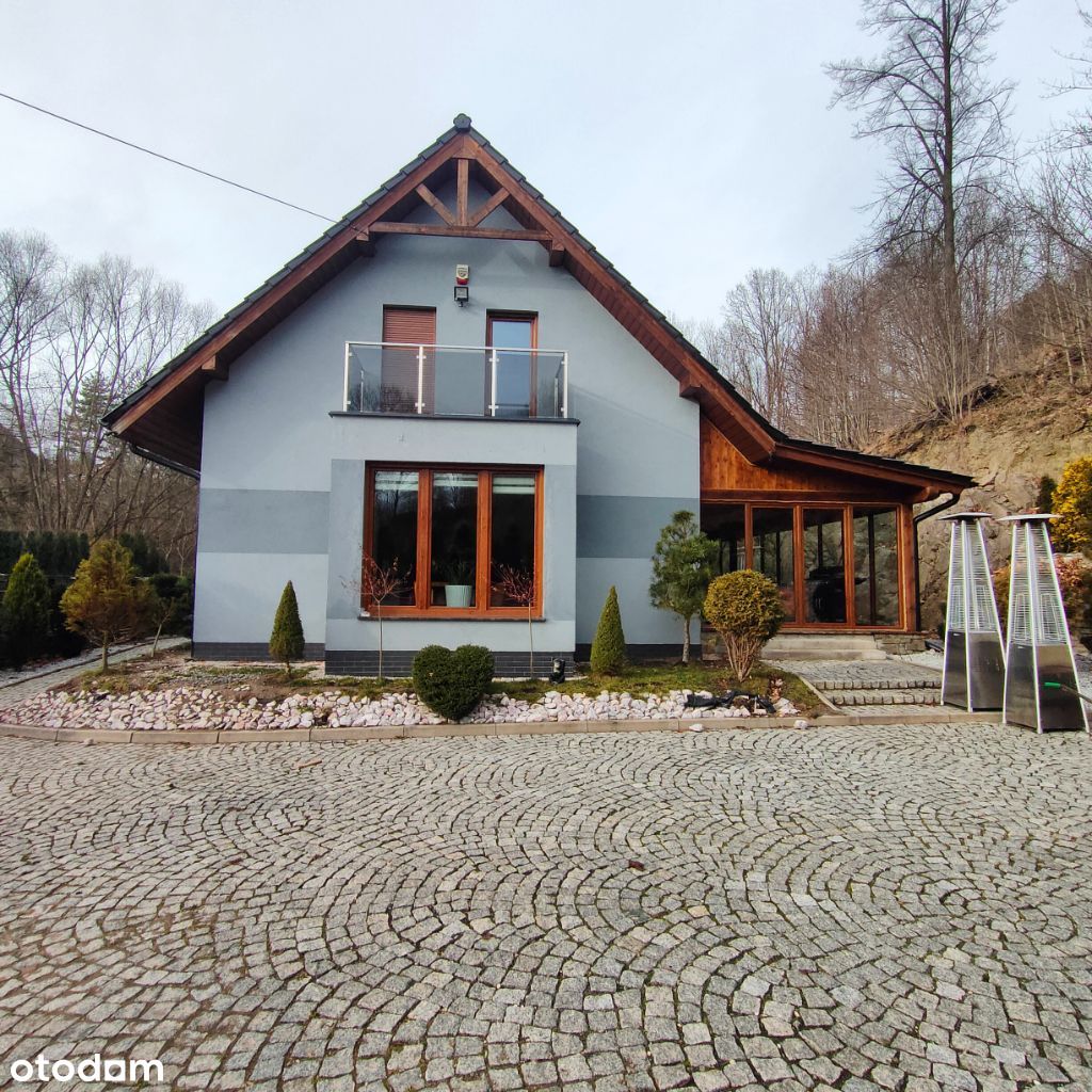 Bardzo ładny dom w Jeleniej Górze, obrzeża