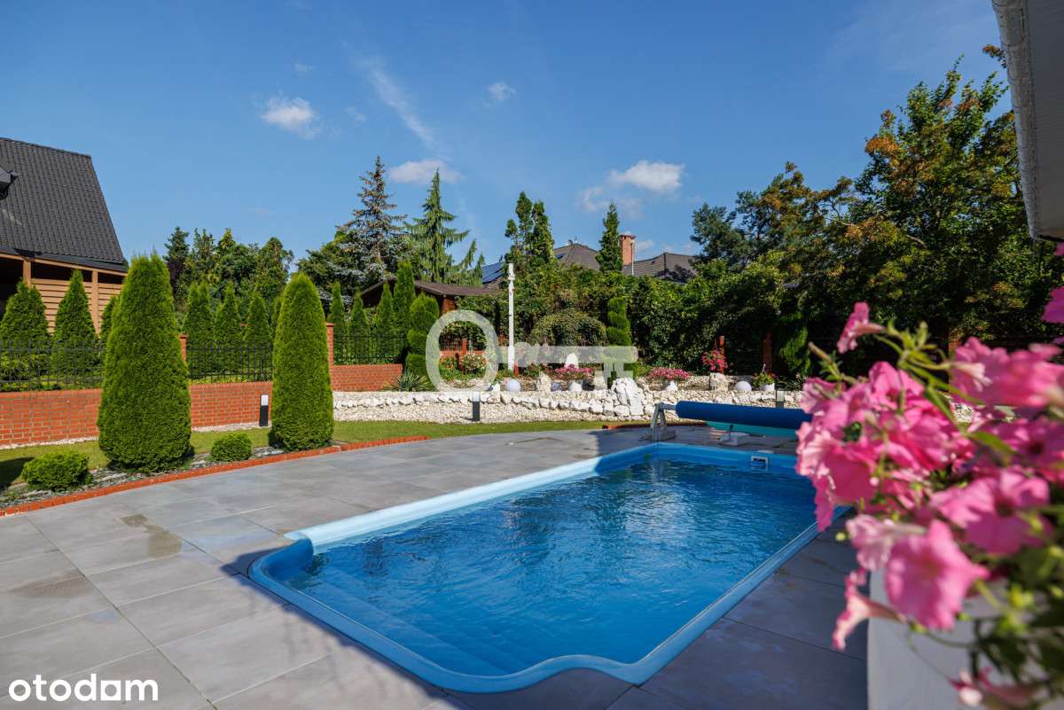 Przestronna rezydencja z pięknym ogrodem i basenem - Pełny obrazek: 5/14