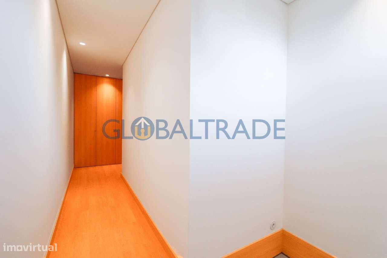 Apartamento T2 Renovado com Terraço em Fânzeres - Grande imagem: 2/60