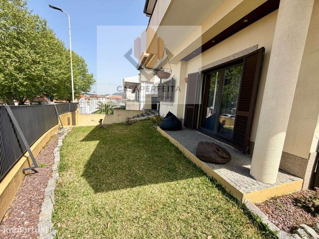 Luminosa Moradia T3+1 de 4 Frentes com Jardim, Escritório e Anexo -...-2