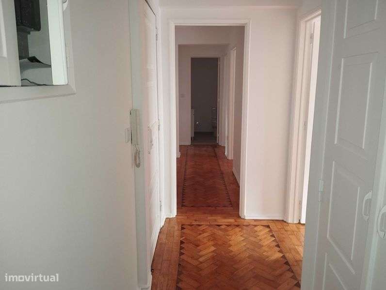 T2 Remodelado Centro Amadora - Grande imagem: 5/9