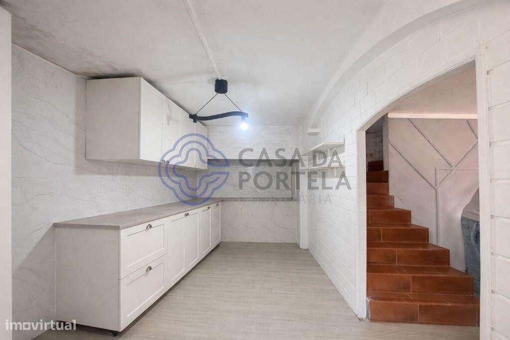 Moradia V3 de dois pisos, situada em Sobrado - Grande imagem: 4/15