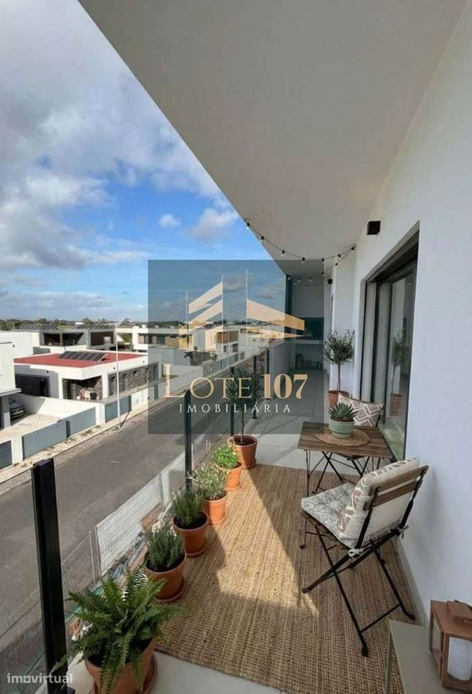 Apartamento T3 Novo em Val Flores-9