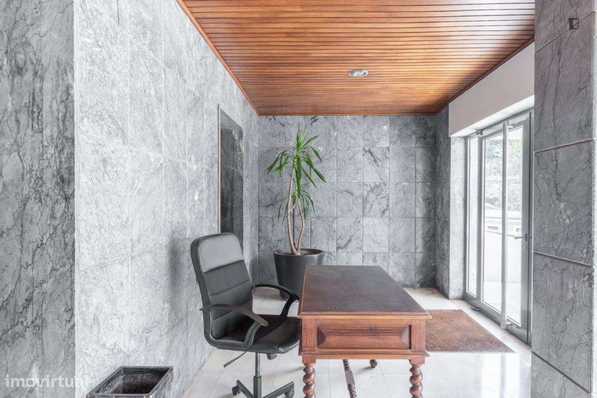 Apartamento com 3 quartos - localizado em Massarelos Porto - Grande imagem: 2/8