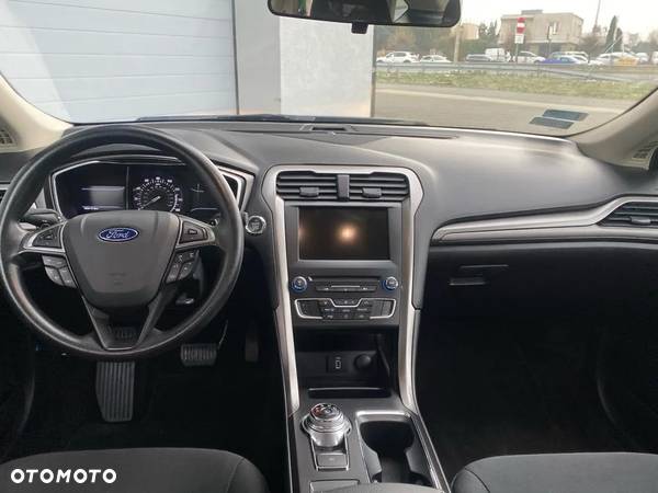 Ford Fusion - 15