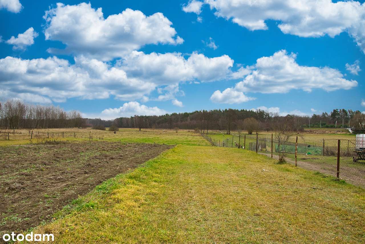 Siedlisko nad rzeką z zabudowaniami – Perkowice-16