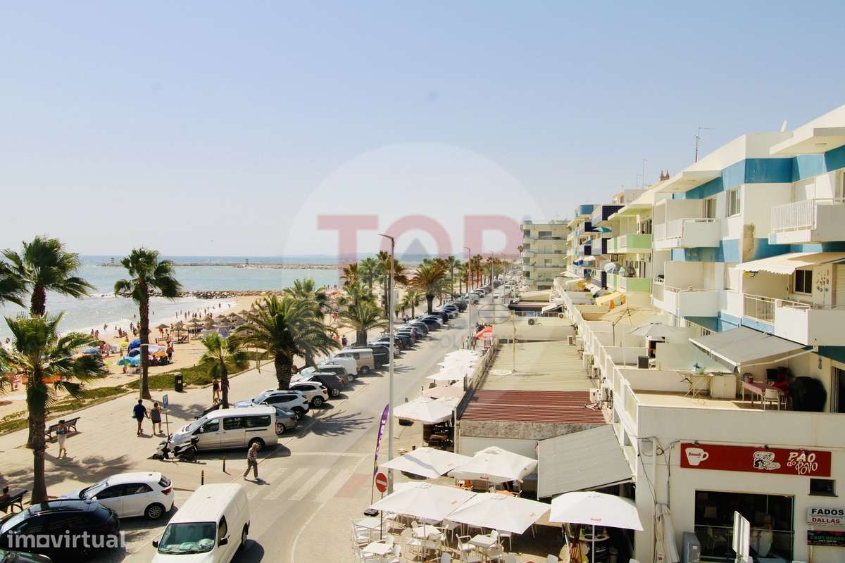 Viva o privilégio de estar na 1ª linha de Mar em Quarteira!-28