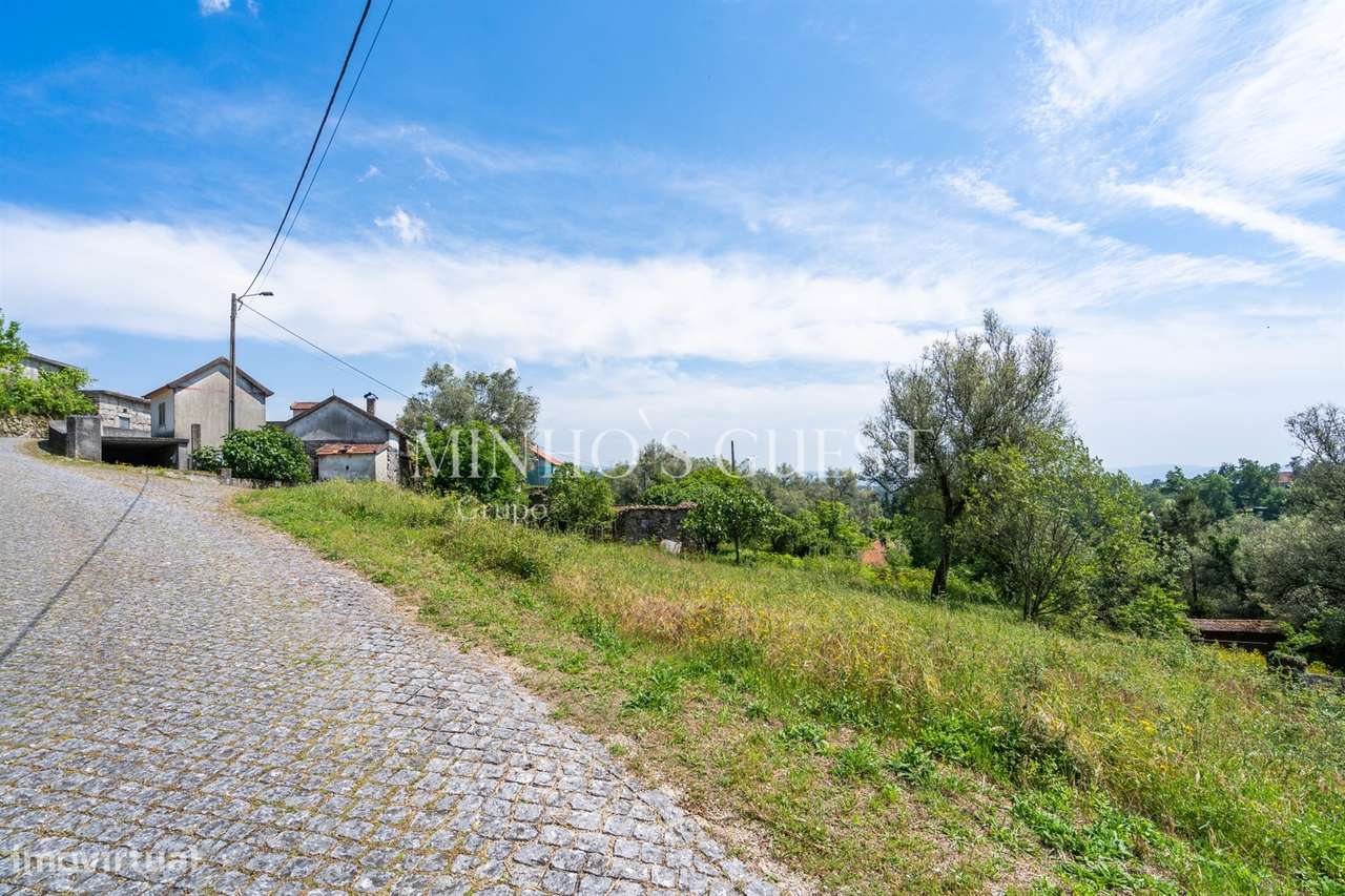 Terreno (700m2) c/ Ruína em Serzedelo – Póvoa de Lanhoso-17