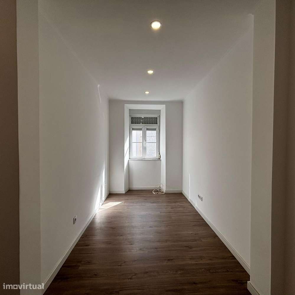 T2+1 Totalmente Remodelado em Edifício Recuperado!-12