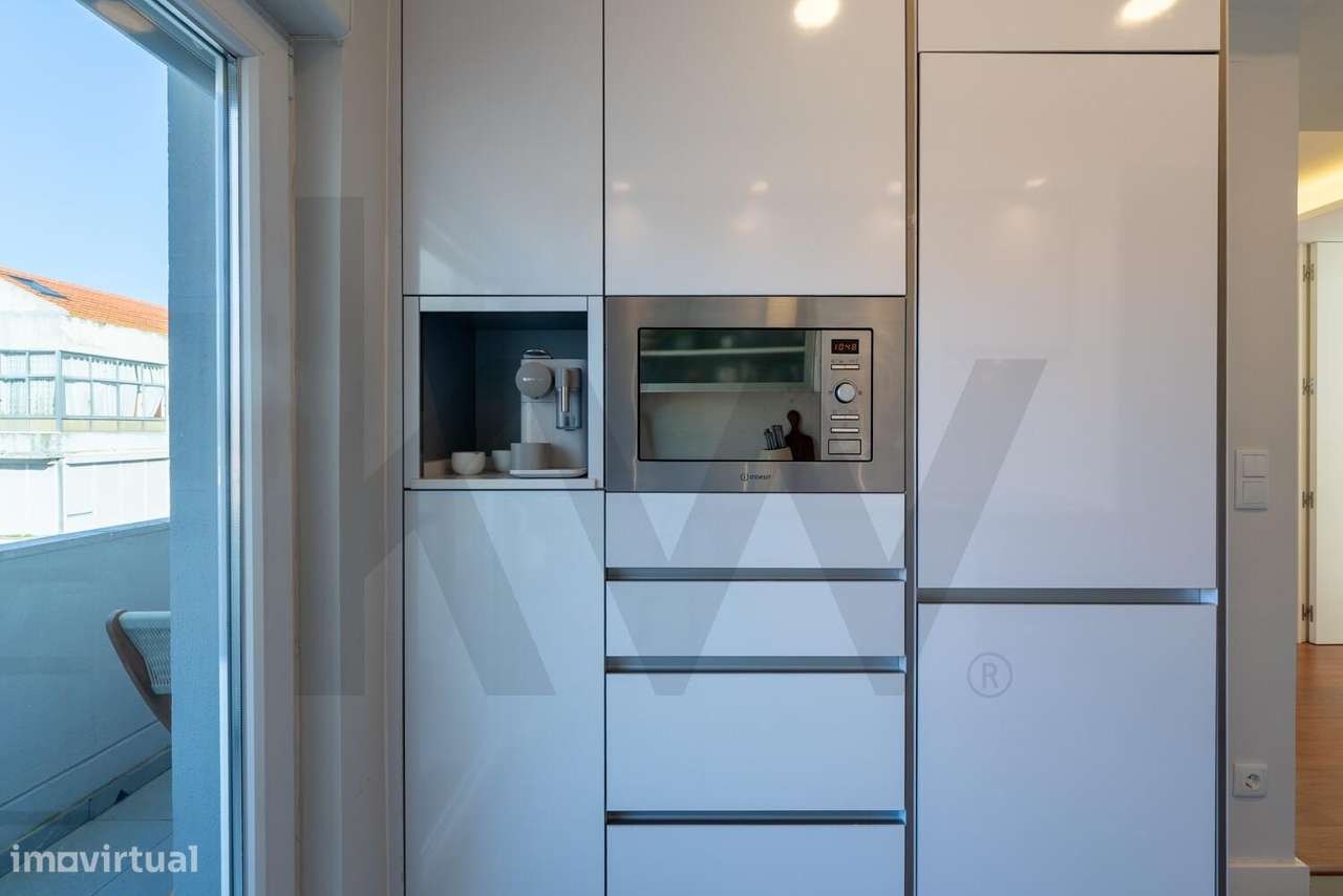 T2 Remodelado com Excelente Exposição Solar no Laranjeiro e Feijó, Alm-8