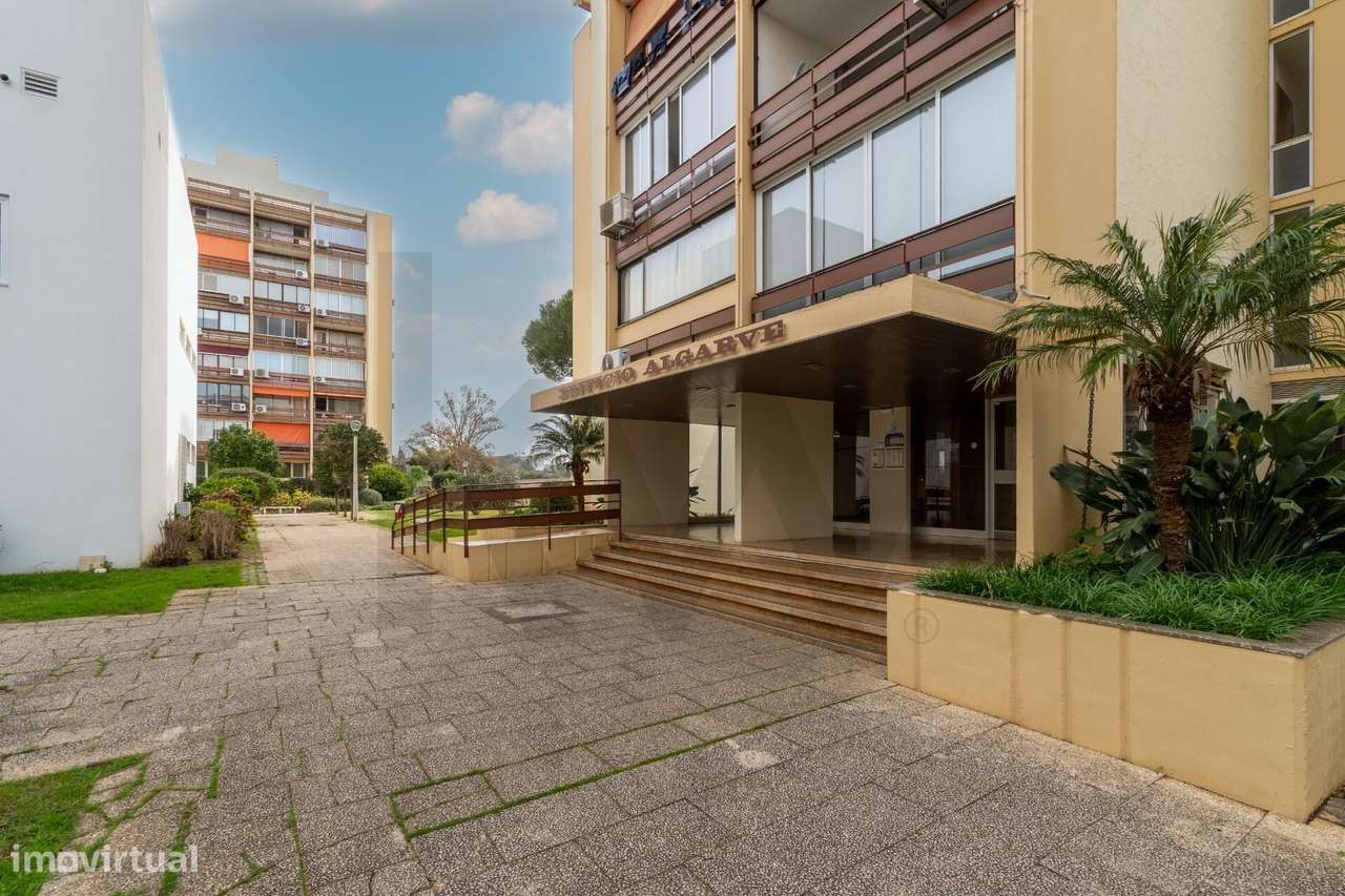 Apartamento T0 com 50m2 no Edifício Algarve em Vilamoura - Grande imagem: 2/28
