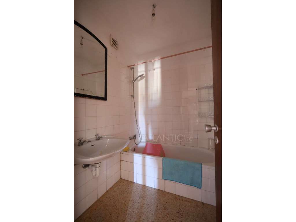 Apartamento T3 Santo António dos Cavaleiros-15