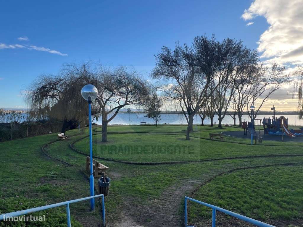 MORADIA T4+1, CAVE 76m2, SÓTAO, GARAGEM, GAIO - MOITA-38