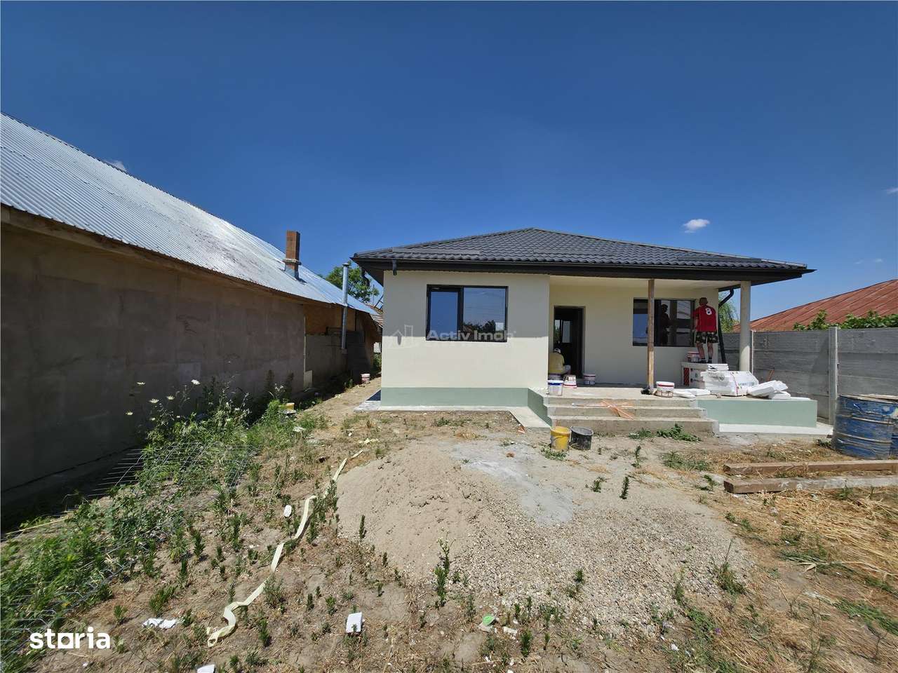 Casa noua la gri - Gostinari - 3 camere - 110mp - 700mp teren --3