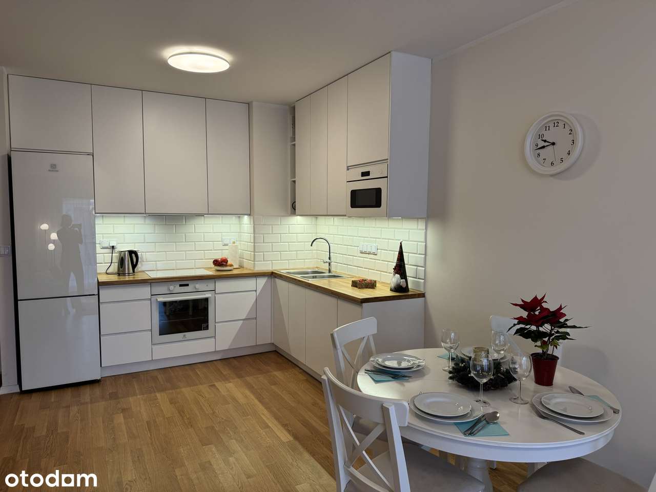 Urządzone z balkonem, kom. i garażem – wszystko, czego potrzebujesz!-4