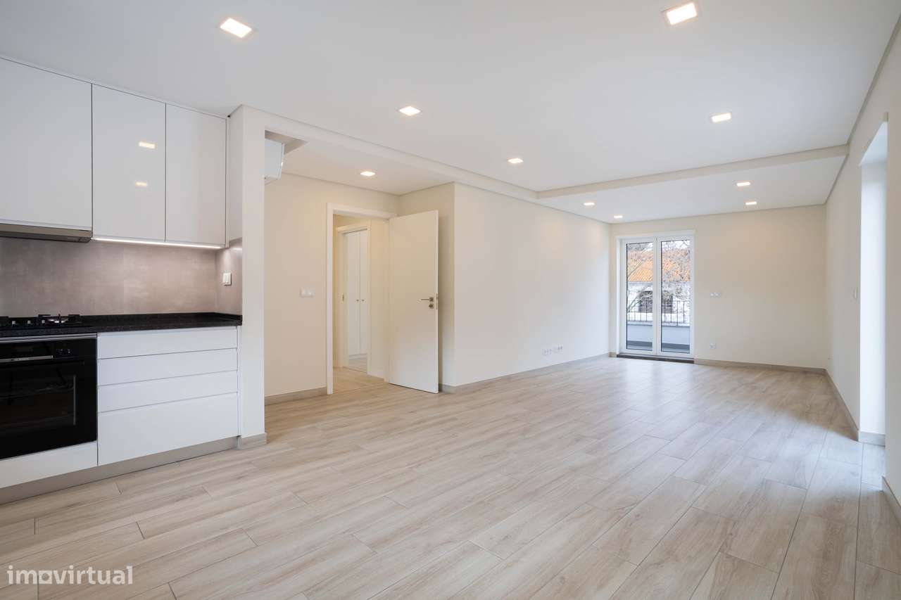 Apartamento T2 Luminoso e Espaçoso no Coração de Cascais – Perto do Ma - Grande imagem: 3/26