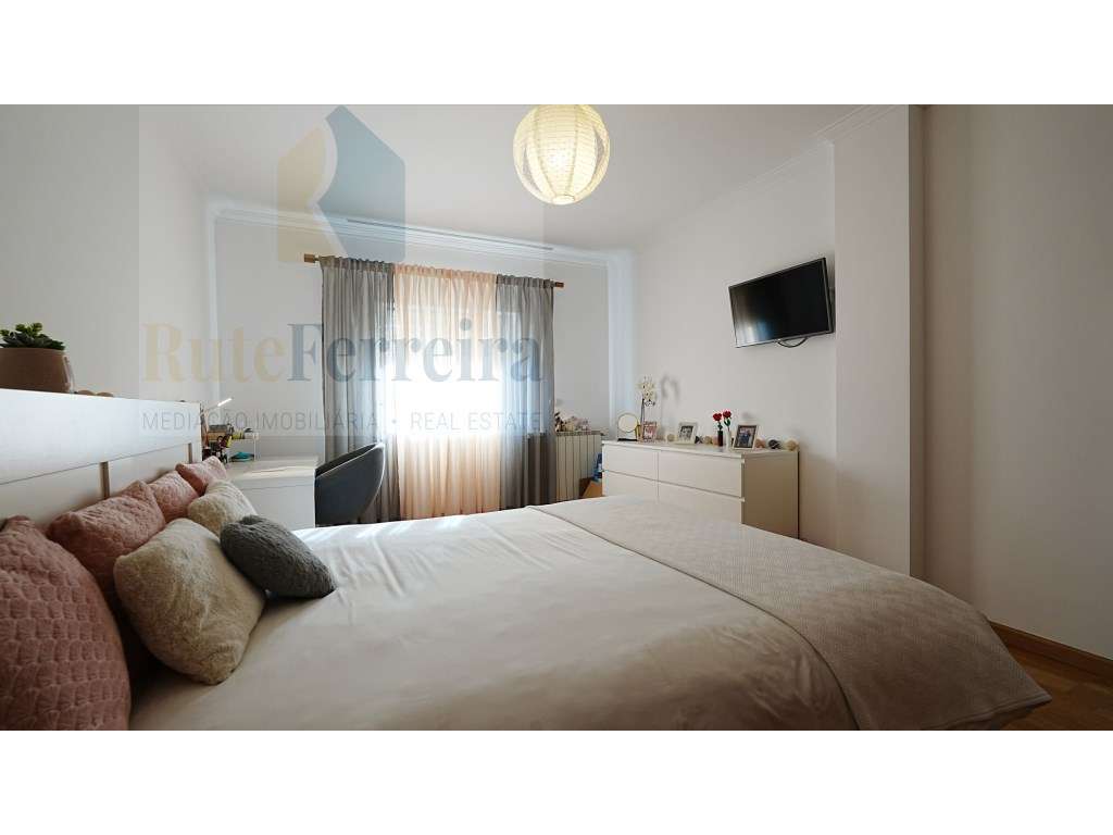 Já viu a área deste apartamento T3 com terraço- Mafra !!-12