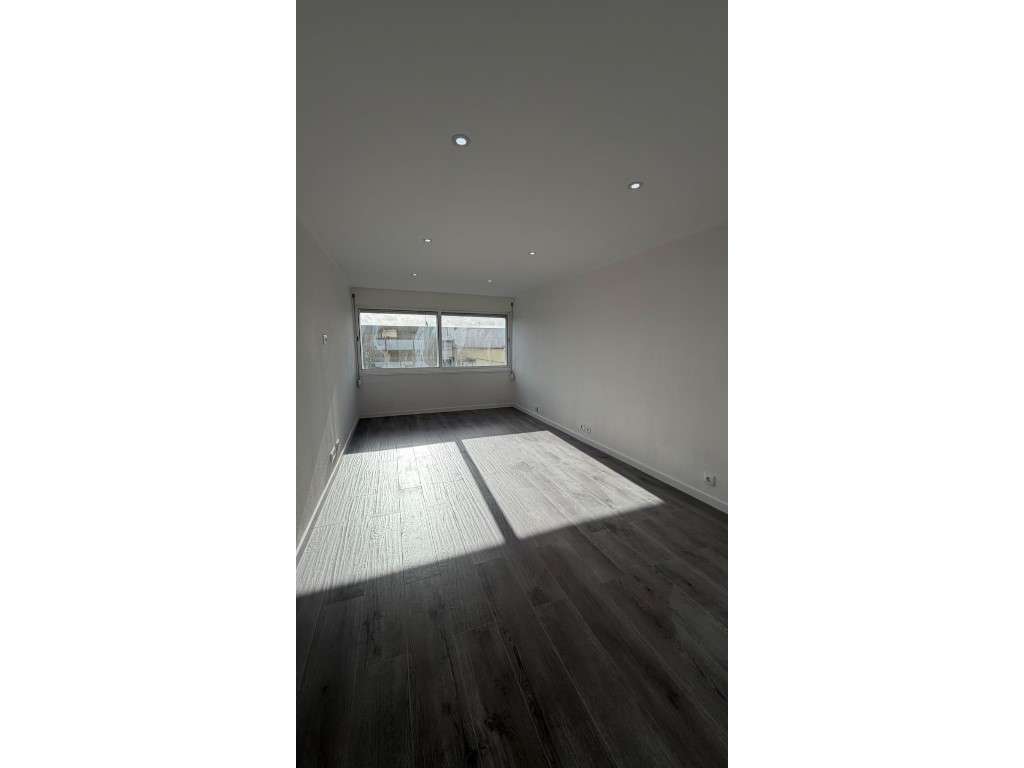 T2 Duplex Totalmente Renovado | Moita | 78 m² - Grande imagem: 2/13