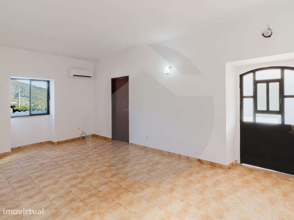 Moradia Tradicional Algarvia com 3 Quartos em Querença-8