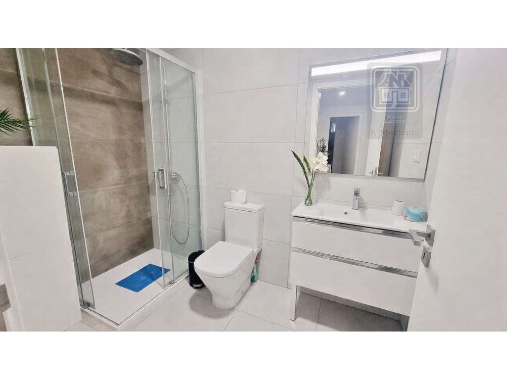 VENDA de APARTAMENTO T2 como NOVO - centro cidade Ponta Delgada (Sã...-17