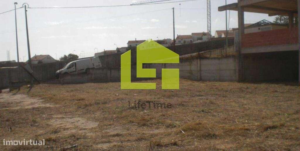 Prédio Urbano no Alvito - Grande imagem: 4/6